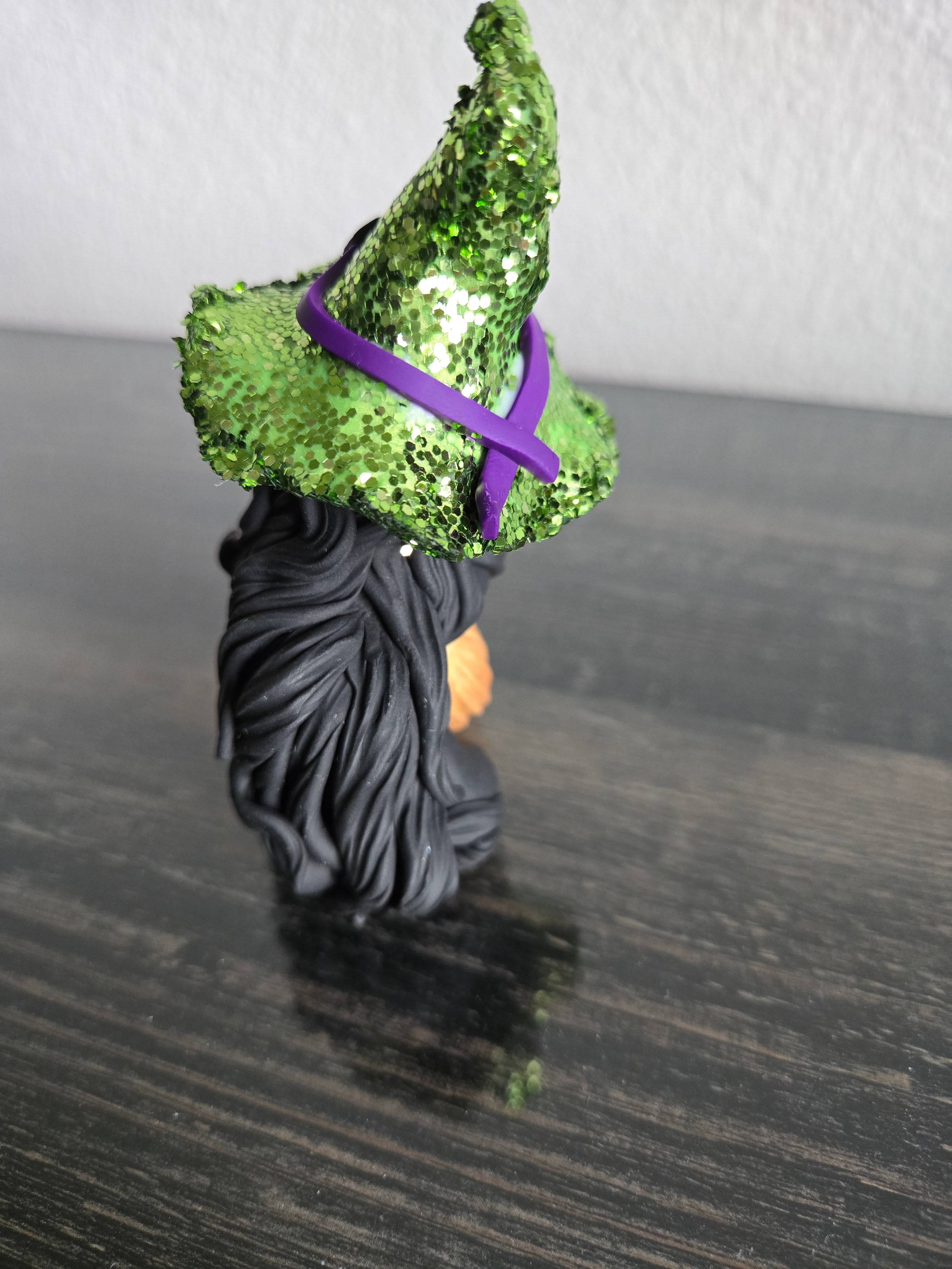 Salem 2.0 Pony "Theodora"