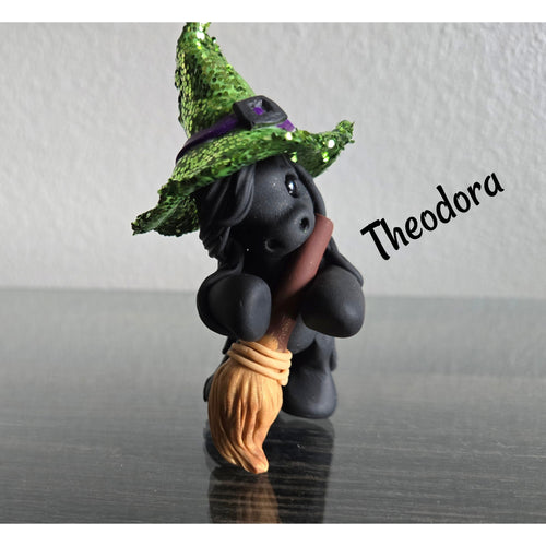 Salem 2.0 Pony "Theodora"